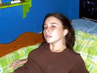 Dirty teen GF Hannah posing in her room