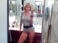 Busty mom nude selfies