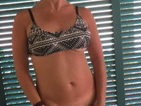 Sexy fit blond MILF hot homemade pics