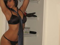 Sexy latina GF nude posing pics