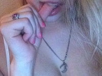 Young amateur blonde GF homemade pics