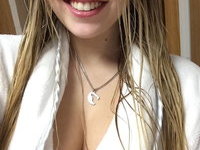 Young amateur blonde GF homemade pics