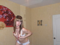Amateur wife Lisa nude posing pics
