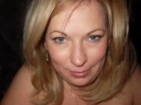 Blonde amateur MILF Linda sexlife