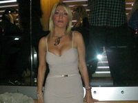 Italian busty MILF pics collection