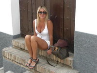 Italian busty MILF pics collection