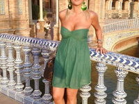 Italian busty MILF pics collection