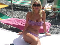 Italian busty MILF pics collection