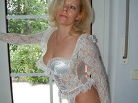 Mature amateur blonde wife homemade nude pics