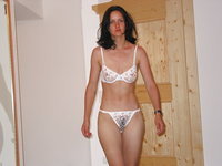 German brunette wife Sonja homemade pics