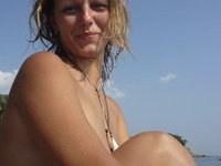 Amateur wife Claudia sunbathing naked