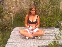 Amateur wife posing naked outdoor
