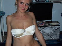 Blonde amateur wife homemade pics