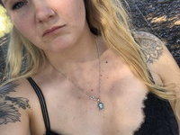 Tattoed amateur blonde babe selfies