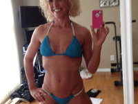 Fitness amateur blond wife