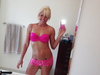 Fitness amateur blond wife