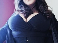Giant boobs MILF private pics