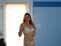 Brunette amateur wife sexlife