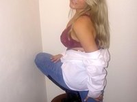 Busty amateur blonde MILF pics collection