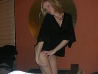 Blonde amateur MILF homemade pics collection