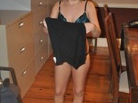Amateur wife posing naked at home