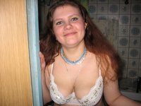 Busty amateur MILF private pics