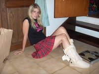 Blonde amateur wife homemade pics
