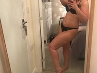 PAWG MILF hot nude selfies from her IPhone