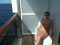 Smoking hot MILF private nude pics