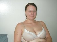 Chubby amateur wife spreading