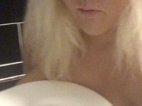 Blonde chubby MILF selfies