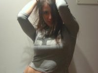 Brunette amateur GF sexlife pics