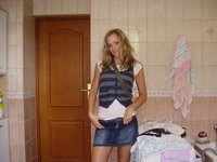 Blond amateur wife some hot private pics