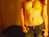 Redhead amateur camwhore showing her holes