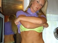 Hot blonde babe private pics