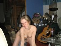 Amateur couple share hot homemade pics