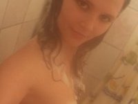 Cute amateur GF nude posing pics collection