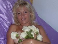 Very sexy blonde amateur MILF