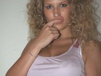 Curly very hot amateur babe exposed