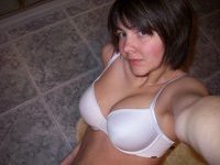Nude selfies from amateur wife