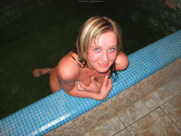 Blonde amateur GF private nude pics