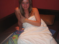 Blonde amateur GF private nude pics