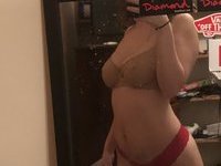 Sexy amateur brunette takes nude selfpics