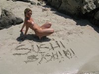 Sexy amateur MILF nude posing pics