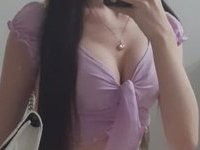 Amateur babe with beautiful tits