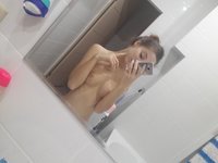 Cutie share hot selfies