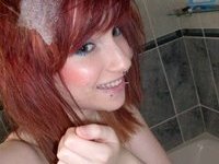 Redneaded teen babe at shower