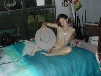 Amateur girlfriend posing nude