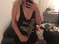 Hot selfies from amateur blonde