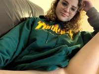 Nerdy but very sexy amateur babe